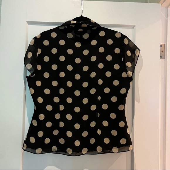 Vintage 💯 Silk Classic Minimalist Polkadot Sleeveless Blouse - Picture 6 of 7